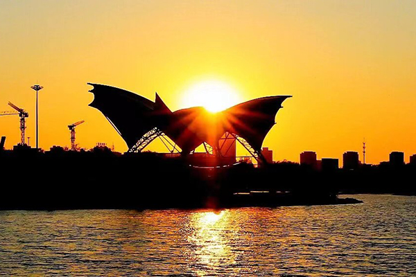 創(chuàng)新科技美麗爭(zhēng)艷天津張拉膜助力城市建設(shè)